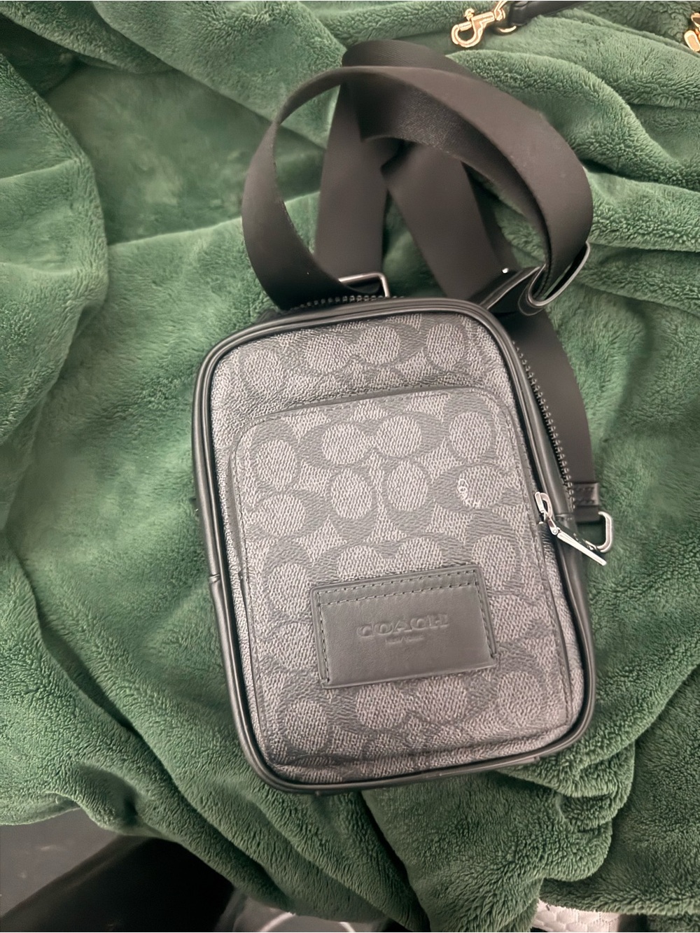 Coach Menβs Signature Crossbody in Charcoal Gray/Black